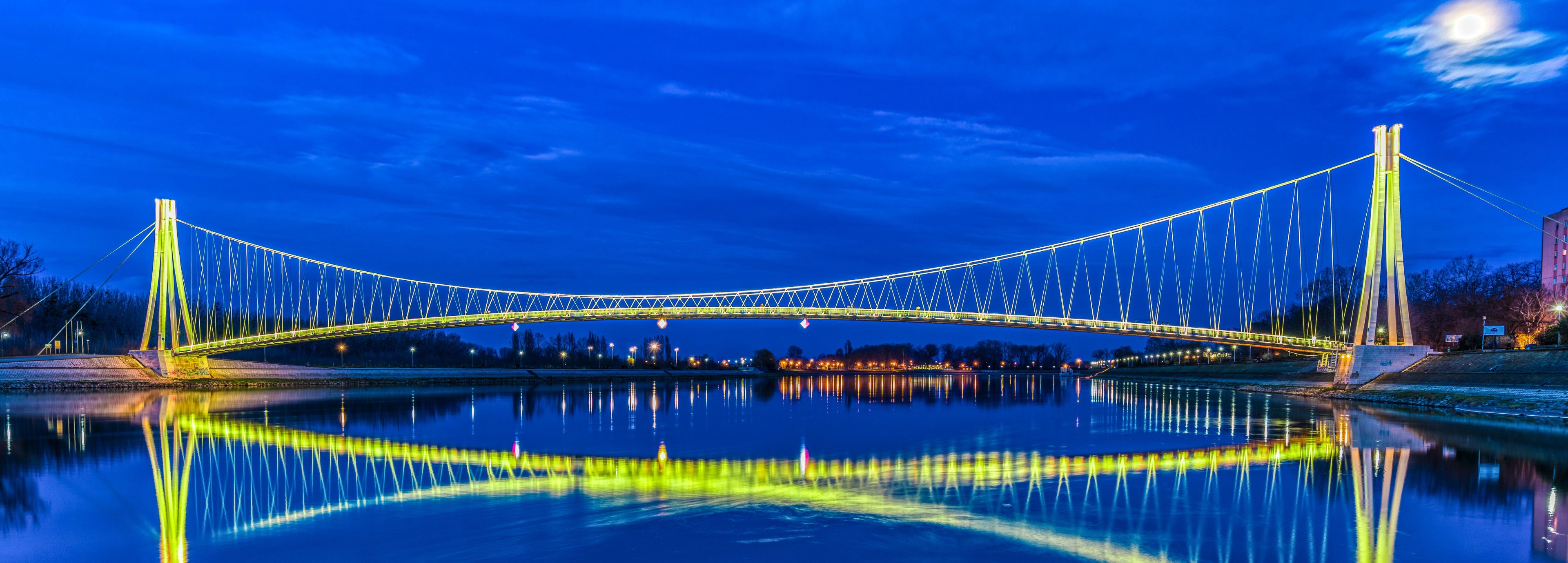 Osijek_pedestrian bridge on the Drava River_3840x1380