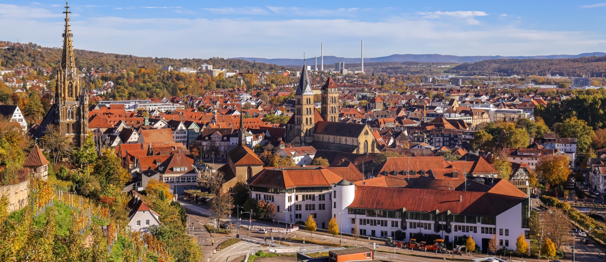 Stuttgart_Esslingen am Neckar grad pokraj Stuttgarta_1248X540