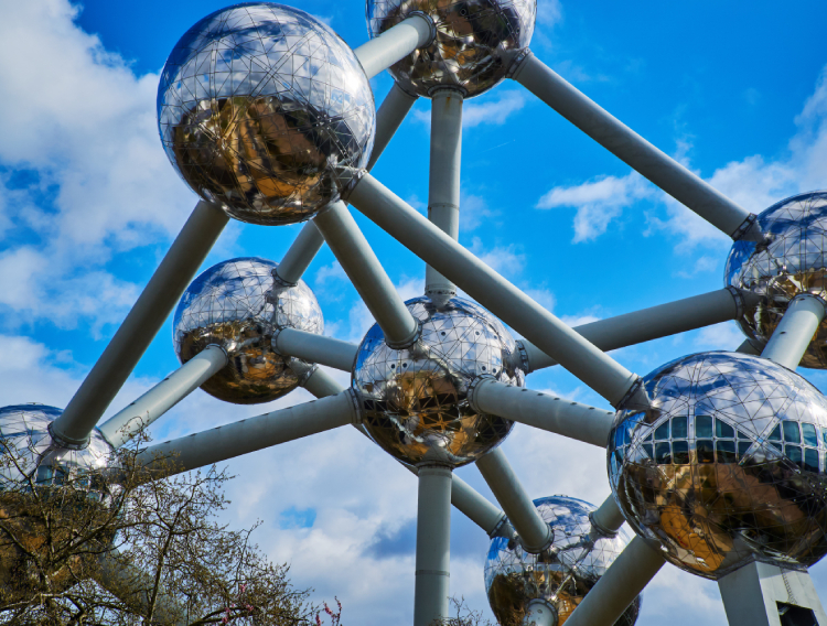 Bruxelles Atomium skulptura_750x568
