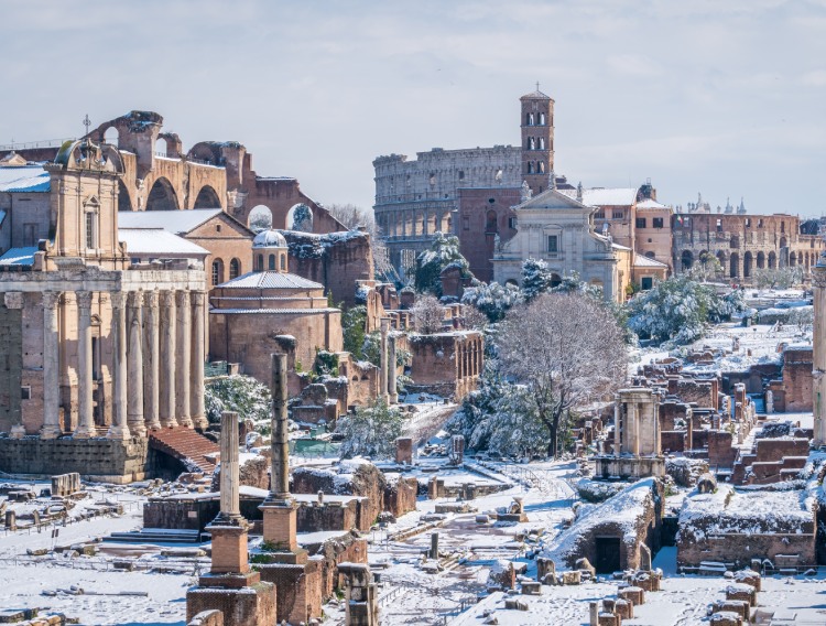 Rim Rimski forum u snijegu_750x568