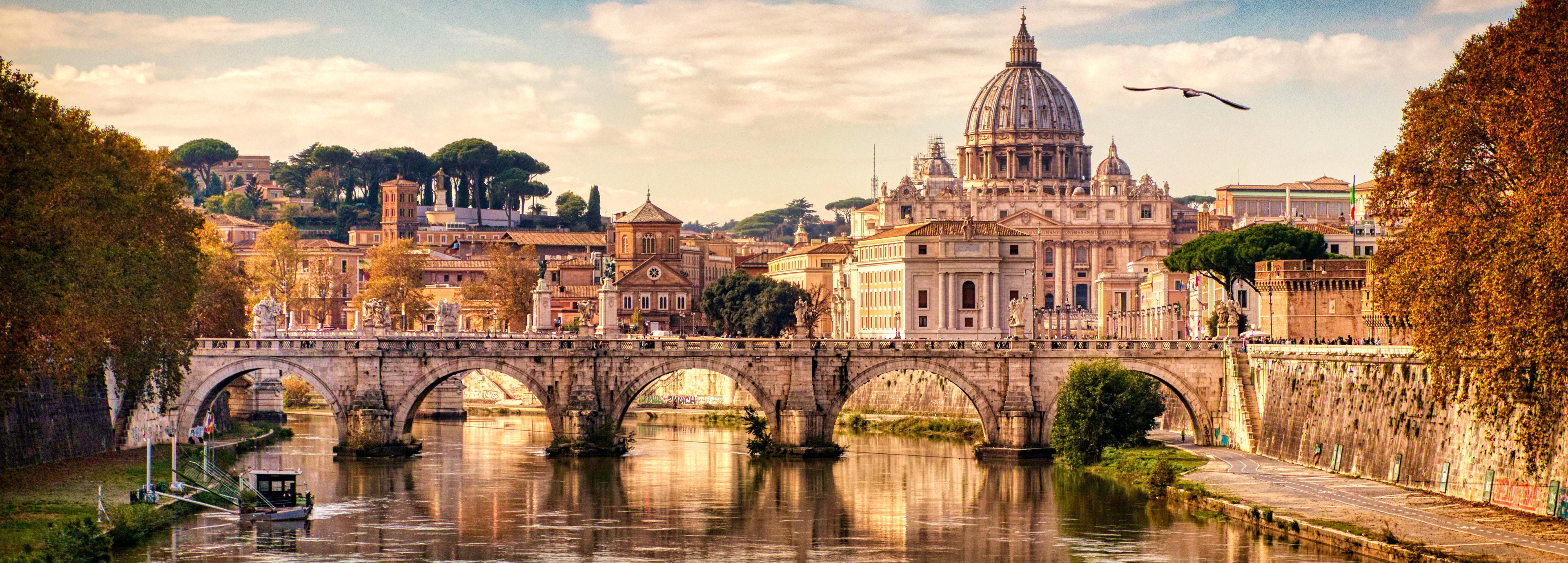 Rim pogled na Vatikan i baziliku svetog Petra_3840X1380