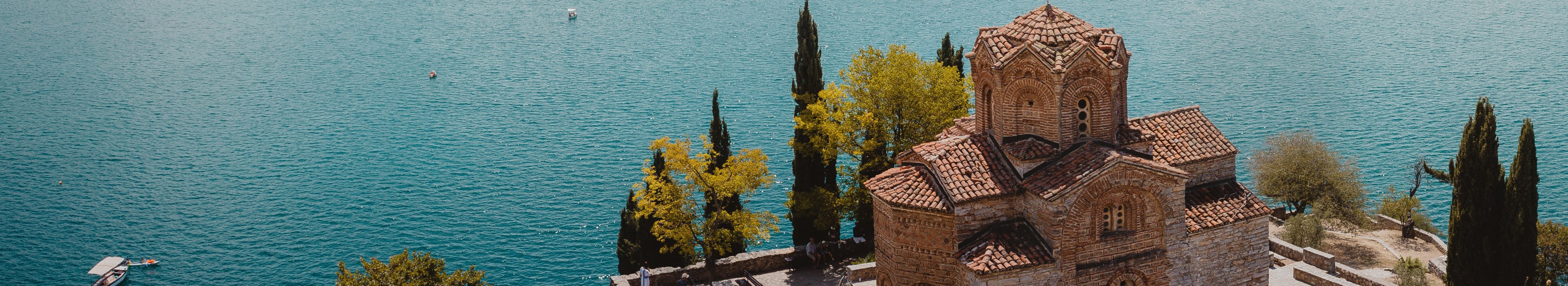 Skoplje - Pogled na crkvu sv.Jovana Kanea i Ohridsko jezero_3840X700
