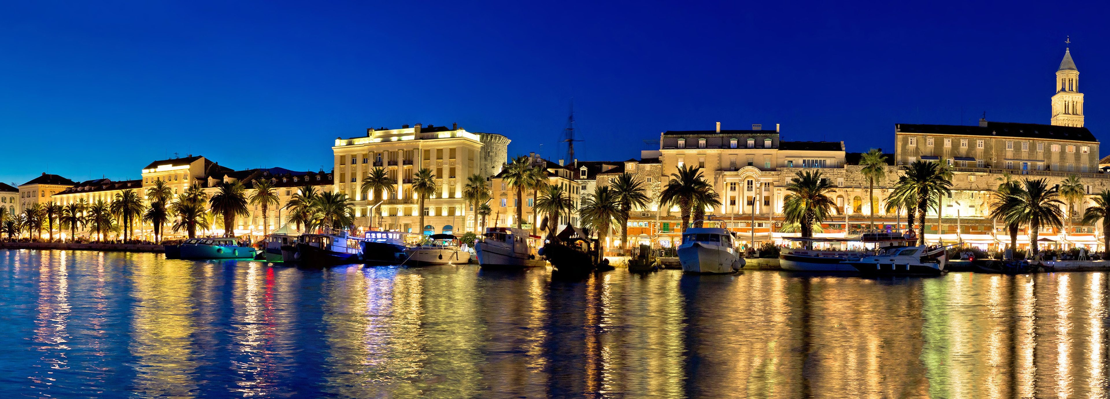 Split_Waterfront (Riva) at night_3840x1380
