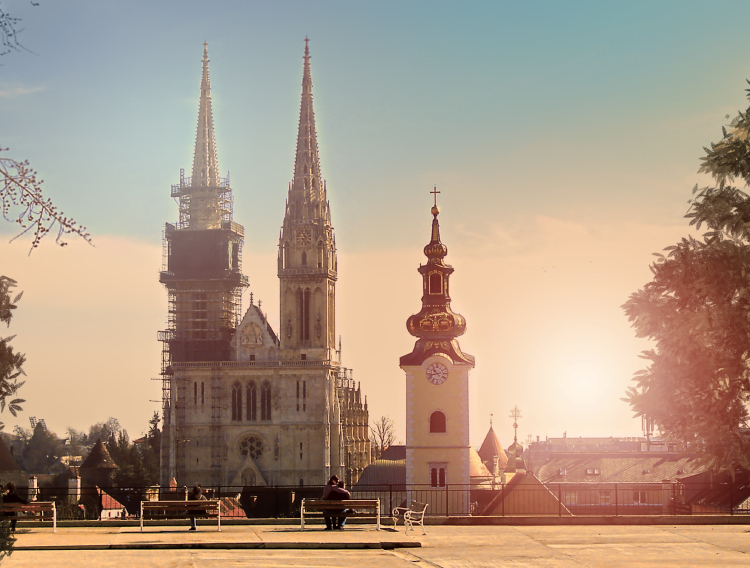 Zagreb_Katedrala-zalazak sunca_750x568