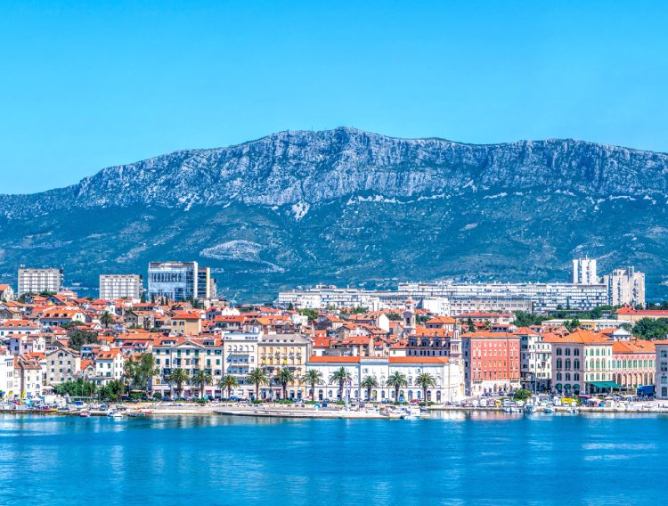 Split_Split Waterfront (Riva) and the Dinarides_750X568
